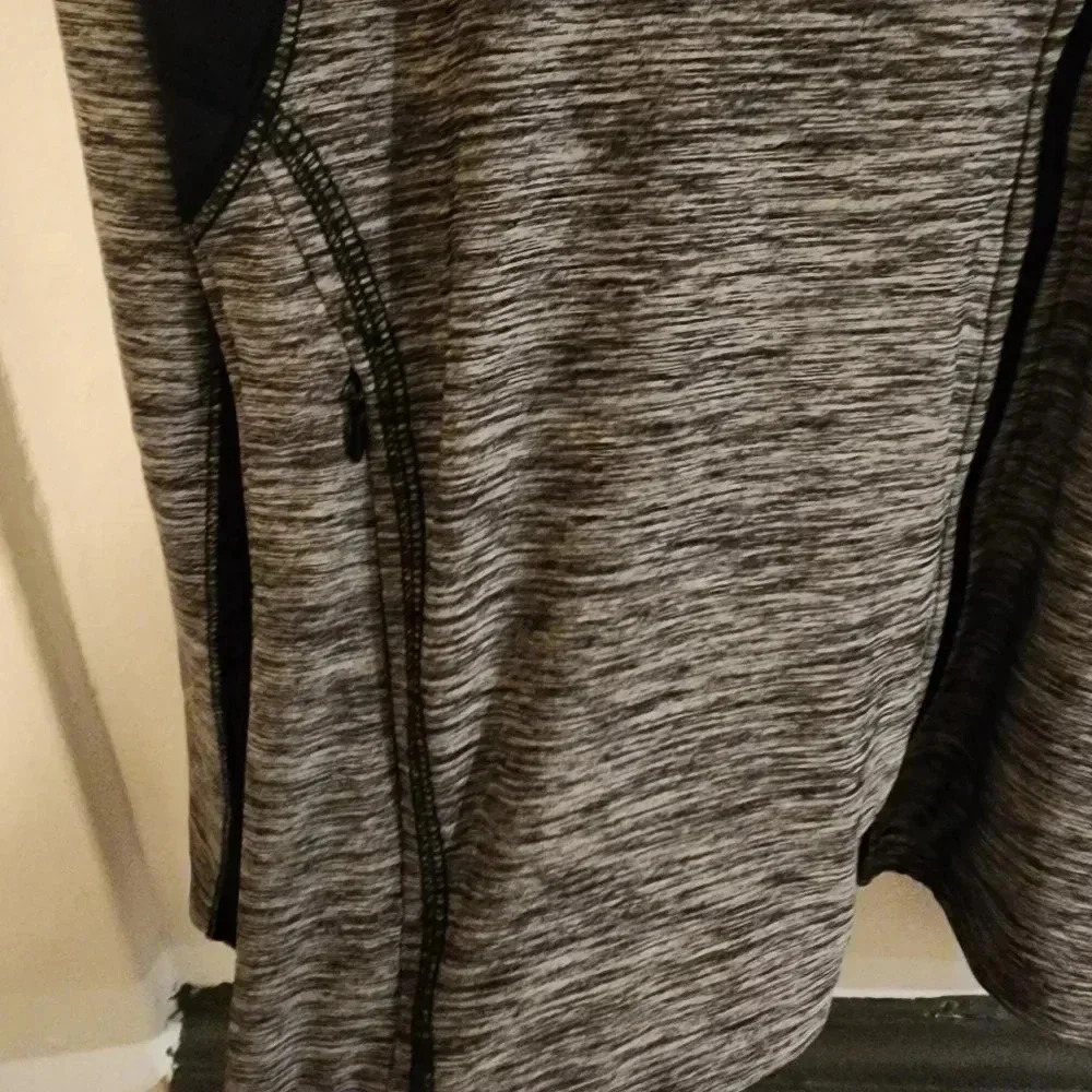 NwT Page & Tuttle‎ anti bacterial longsleeve zip-up size Medium. - Picture 6 of 7